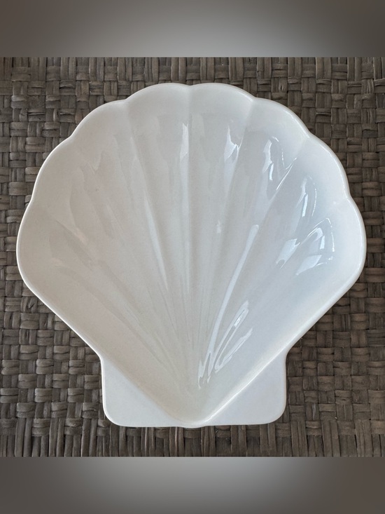 Other - Vintage Pfaltzgraff White Shell Serving Bowl